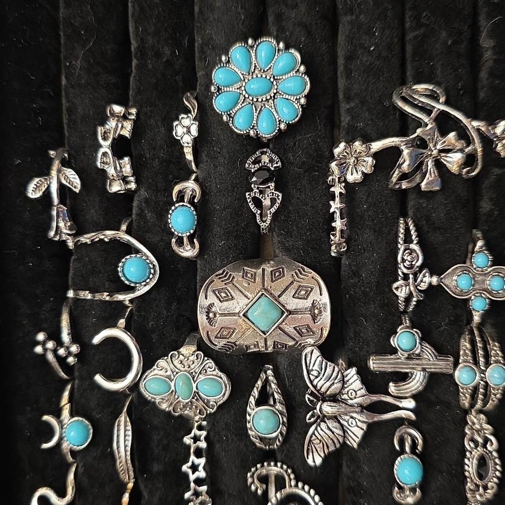 Lot of 30pcs fashion rings - Picture 3 of 3